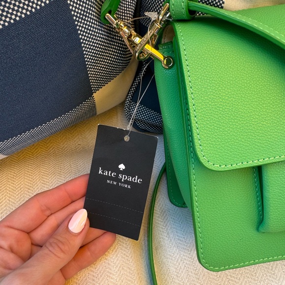 NWT Kate Spade Small Voyage Grain Bag in fresh green color - Picture 5 of 10